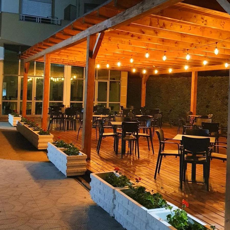 Risus Hotel Golem (Tirana) Exterior foto