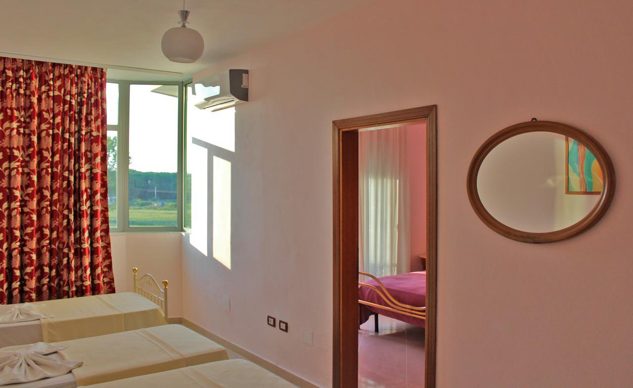 Risus Hotel Golem (Tirana) Exterior foto