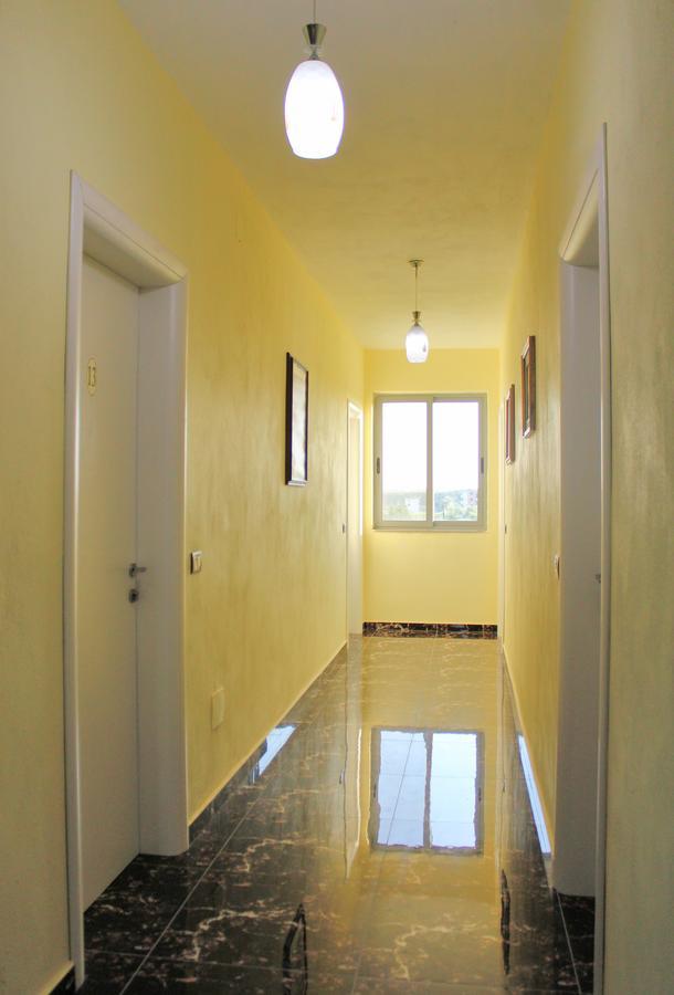 Risus Hotel Golem (Tirana) Exterior foto