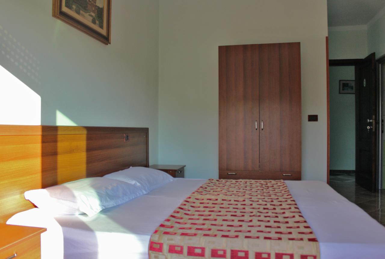Risus Hotel Golem (Tirana) Exterior foto
