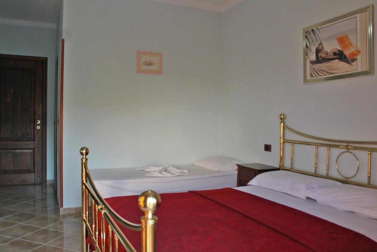 Risus Hotel Golem (Tirana) Exterior foto