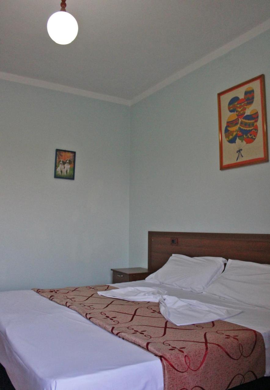 Risus Hotel Golem (Tirana) Exterior foto